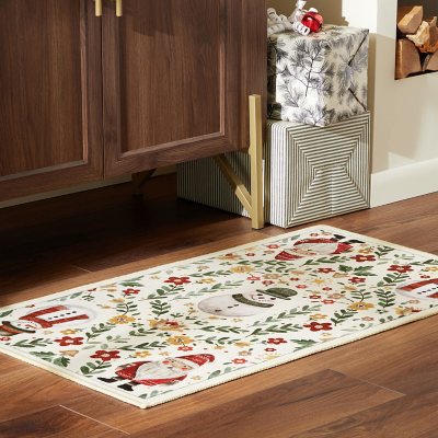 Frosty Bells Yale Haven Washable Recycled Holiday Area Rug:- Ivory / Red, 2'x3'7'