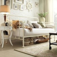 Sophia Curved Back Antique White Daybed