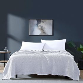 Brielle Home Darren Solid Cotton Waffle Blanket (Assorted Colors and Sizes)