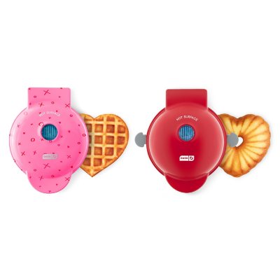 Dash Mini Heart Bundt Cake Maker