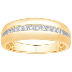 0.17 CT. T.W.  Round Cut Single Row Diamond Mens Band in 14K Gold