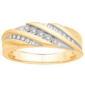 0.13 CT. T.W. Men's Diamond Wedding Band in 14K Two-Tone Gold