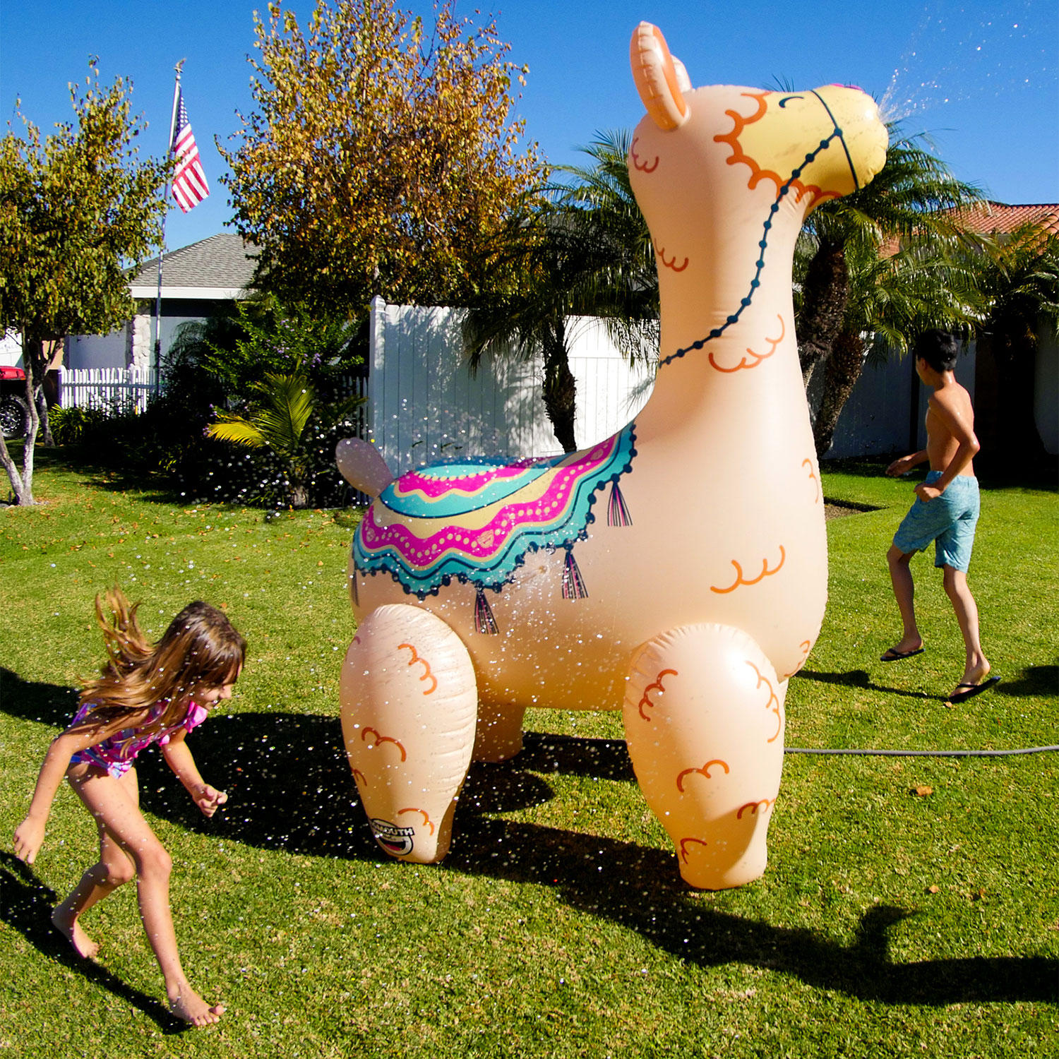 BigMouth Inflatable 3-Sprinkler Giant Llama (22-BYS-4315-SC)