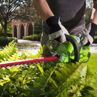 greenworks hedge trimmer 40v