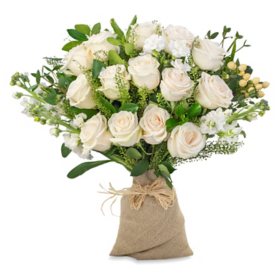 Member's Mark Farm Fresh Rose Bouquet, 28 stems, Choose color variety