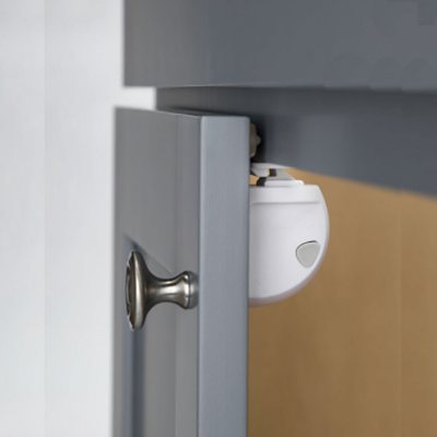 Safety 1st Deluxe Magnetic Locking Systems White Magnetic Cabinet