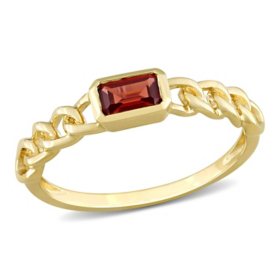 Emerald-Cut Garnet Link Ring in 14K Yellow Gold